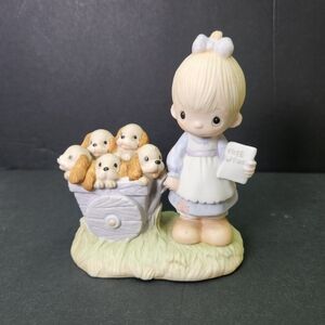 Vintage 1977 Precious Moments "God Loveth A Cheerful Giver" Figurin.
